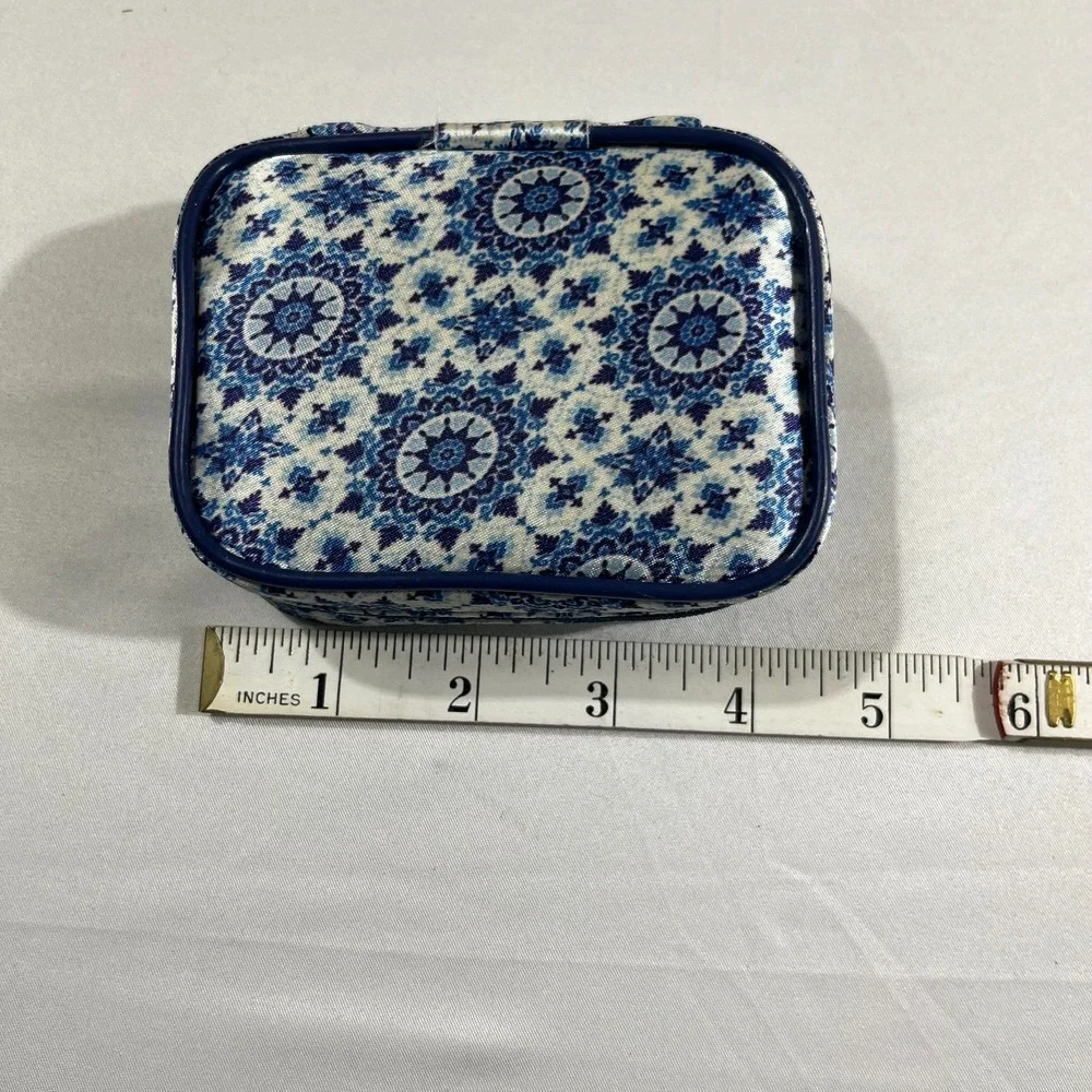 Fashion Smart Travel Pill Organizer Case Blue Floral 7 Day Weekly Storage